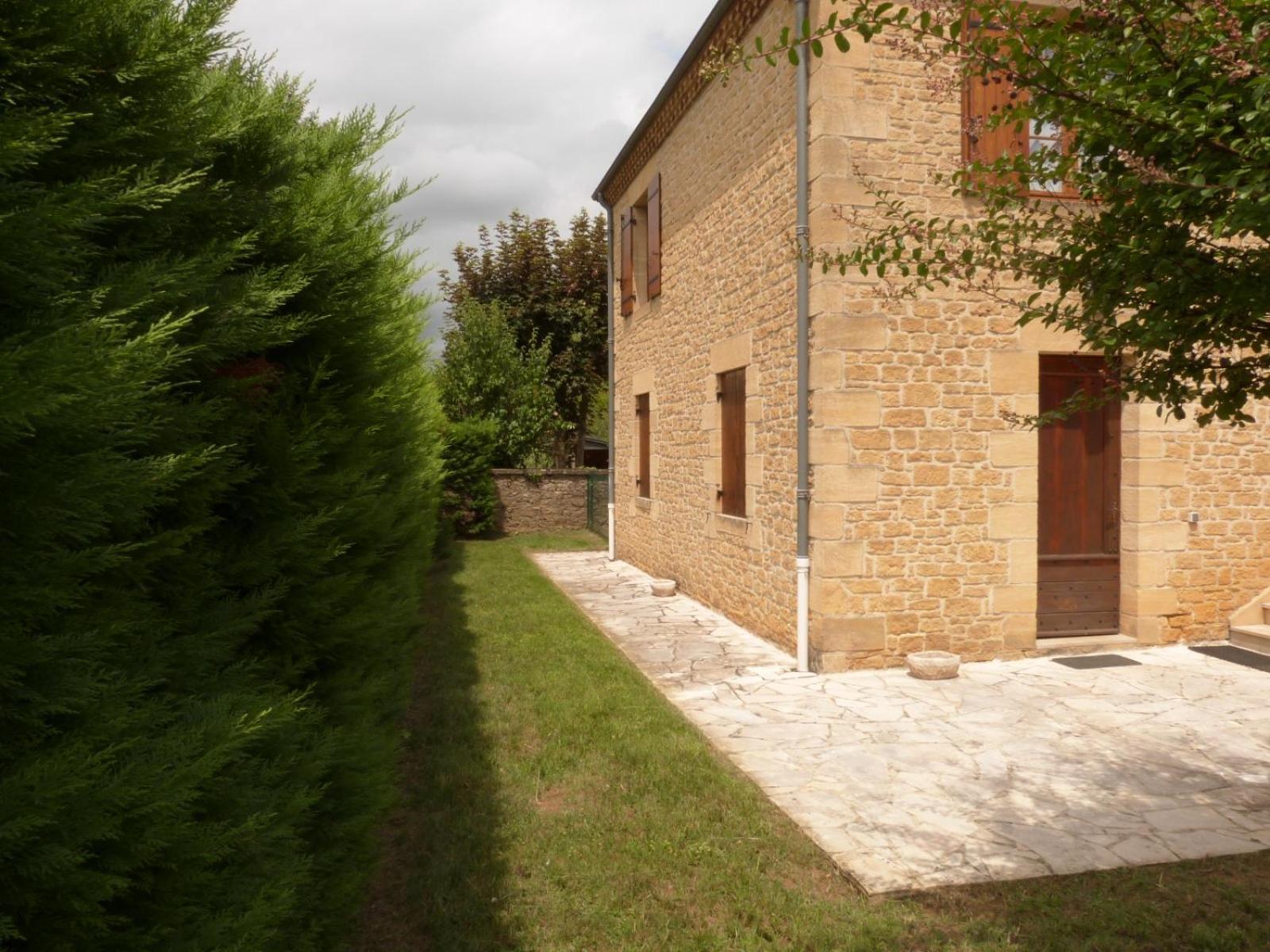 Вилла Logement Spacieux Rez-De-Chaussee, Jardin, Stationnement Devant, A 5 Minutes A Pied Du Centre De Sarlat Экстерьер фото